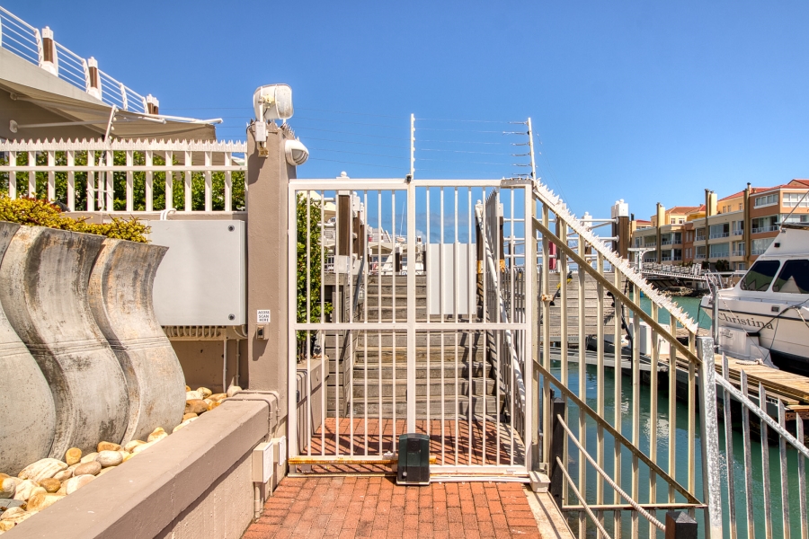 2 Bedroom Property for Sale in Harbour Island Western Cape